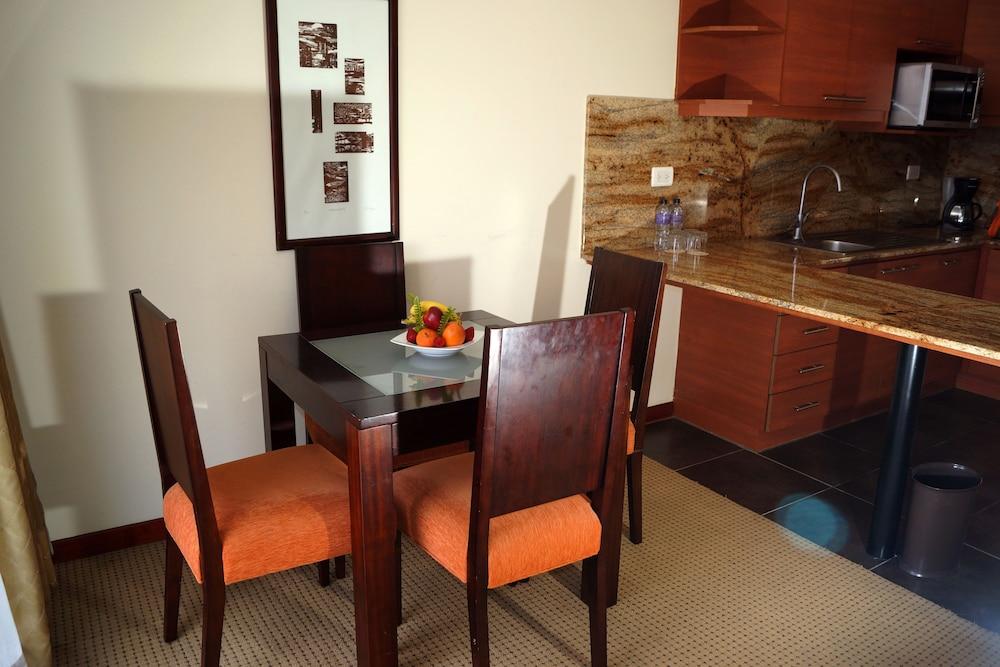 Stubel Suites&cafe 4* Quito